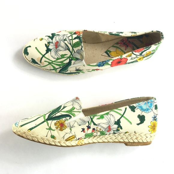 Gucci Shoes - Vintage GUCCI White Floral Espadrilles Canvas Shoe